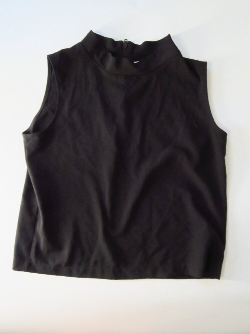 Vintage Necessary Objects Black Mock Neck Crop M